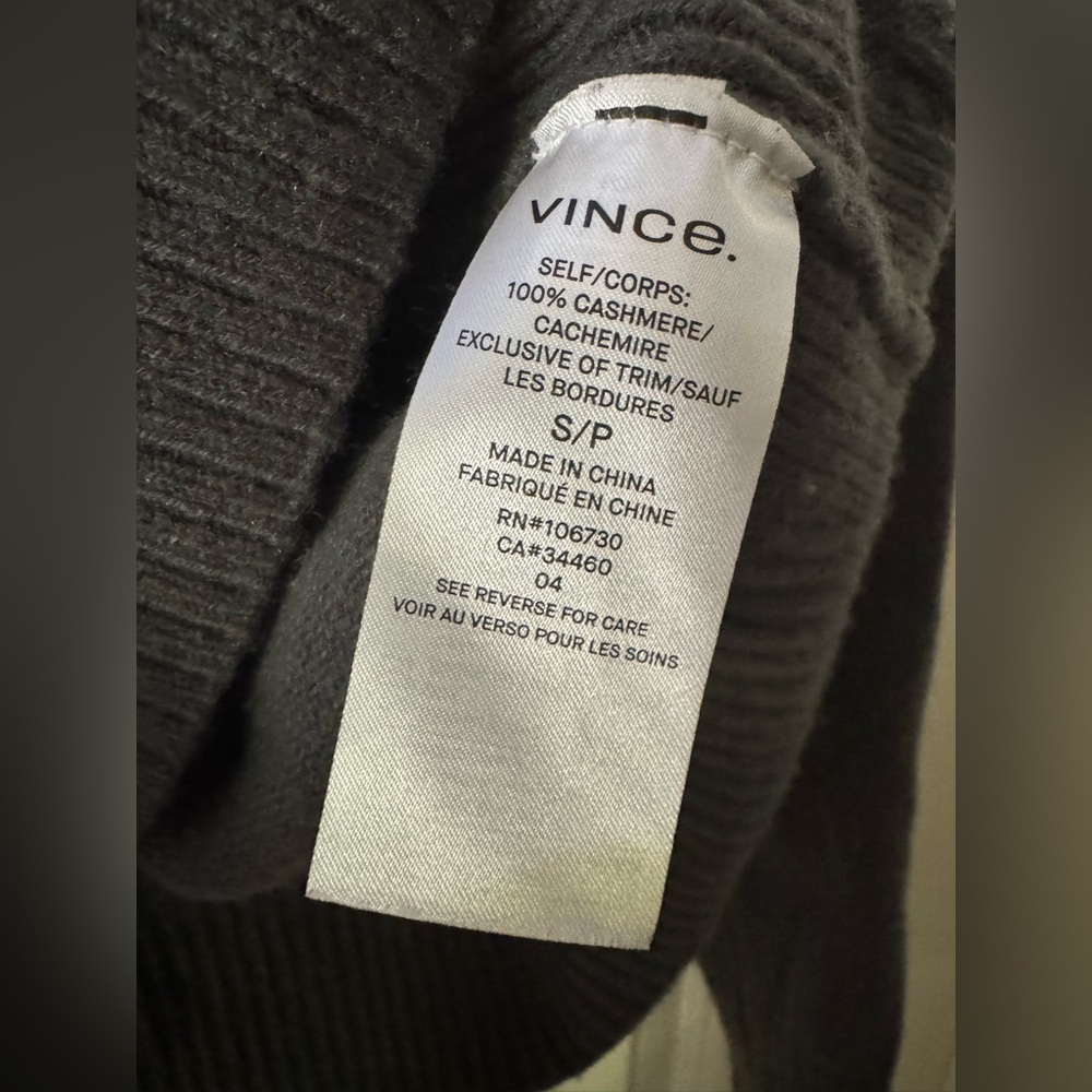 Super comfy! 100% Cashmere Vince V-Neck Sweater - Picture 4 of 5